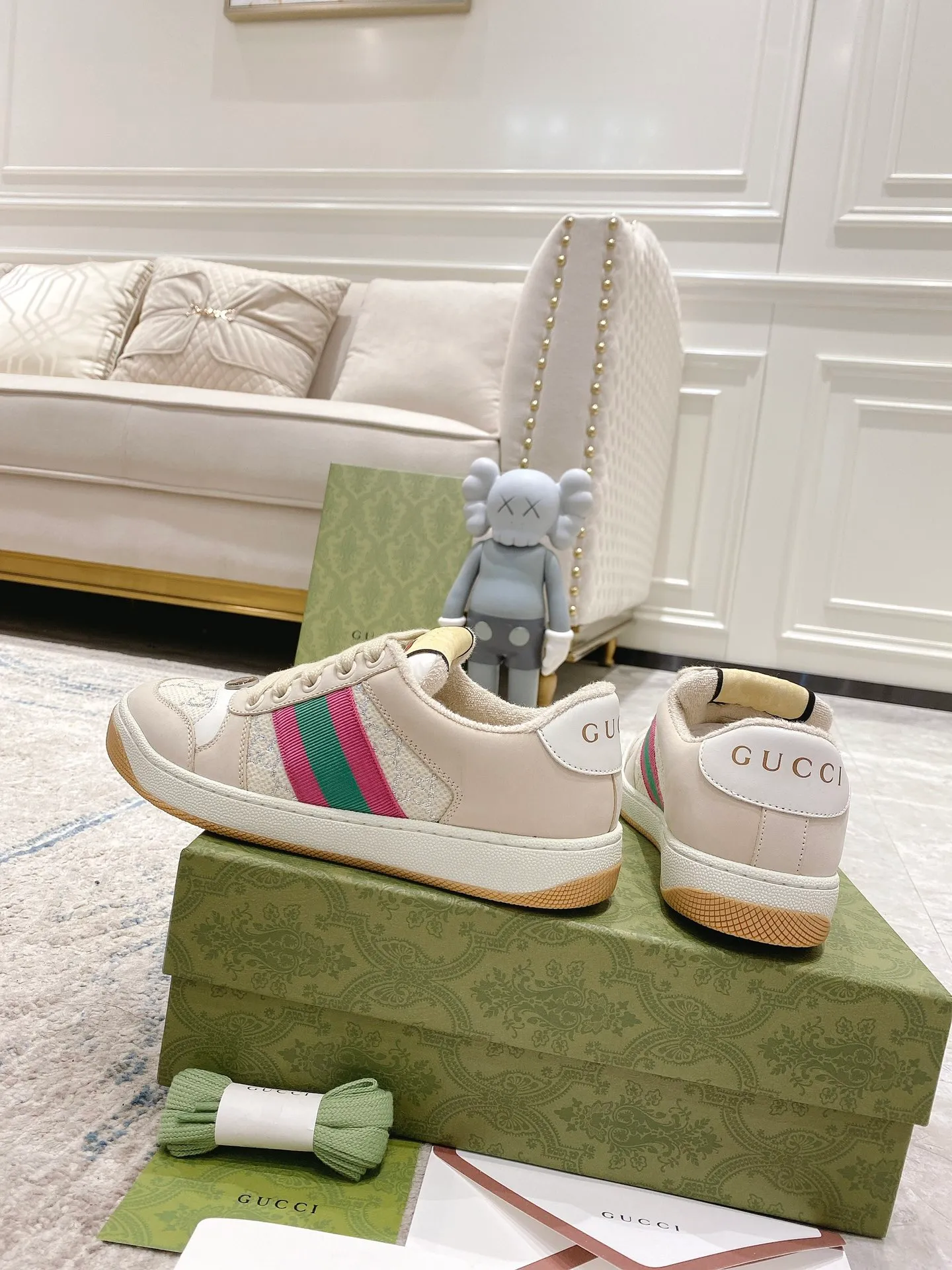 Gucci - Newly upgraded Gucci dirty shoes for couples 👫 2022 early spring new style... GG series distressed casual dirty shoes for the catwalk ⚠️⚠️ Original development and purchase level version... Metal double G crystal cylindrical logo... Gucci original pattern webbing... Exclusive color rubbed cowhide fabric, original terry cloth is delicate, soft and more comfortable and breathable, privately stamped two-color original TPU outsole (lower layer is wider, upper layer is narrower) Ready stock, matching packaging... 35-40/39-44 regular size 💰Female style 290 💰Male style 290